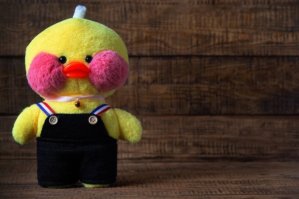 Peluche canard : douceur et adorabilité assurées !